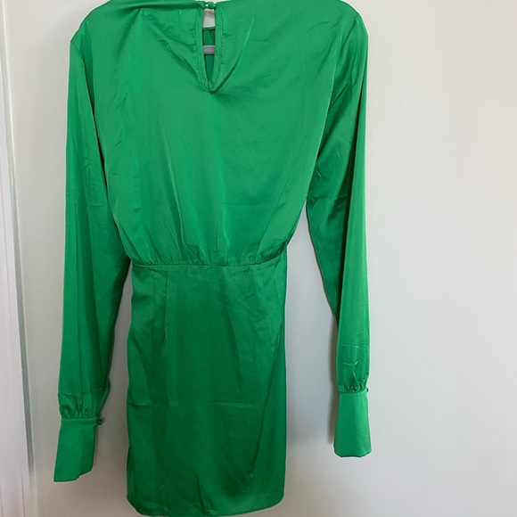 long sleeve green dress - Picture 3 of 4